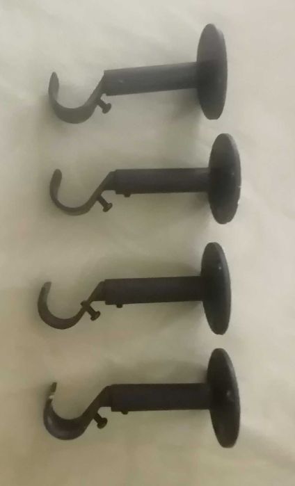 2 Cortinas Reposteiros e 2 Varões