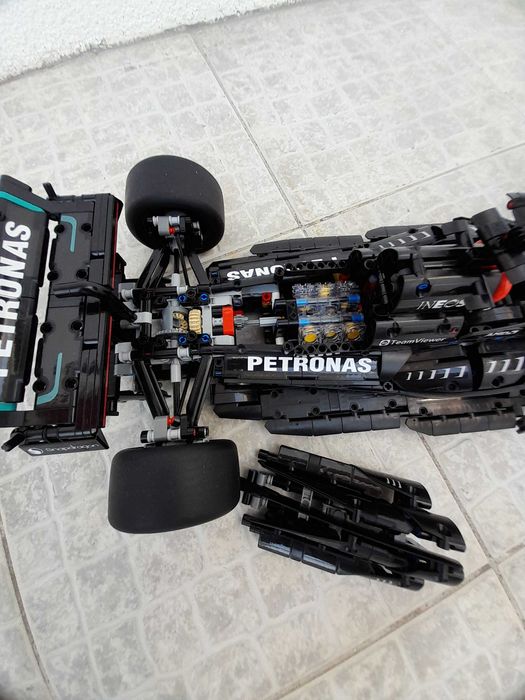 LEGO TECHNIC Mercedes-AMG F1 W14 E Performance