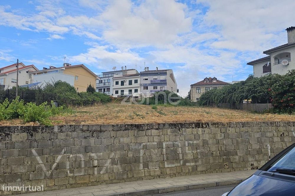 Terrenos para Construção no Centro de Murça – 3 Lotes Disponíveis!...