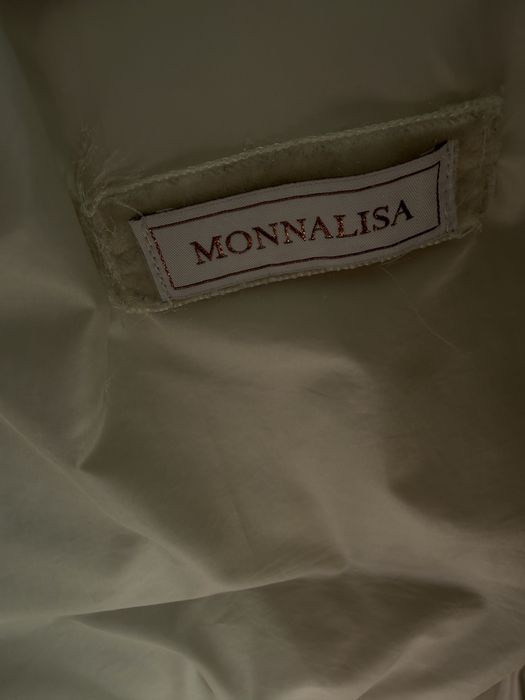 Продам куртку на осень Monnalisa 6 лет