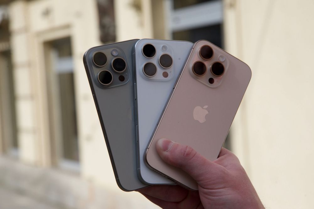 Open/Used iPhone 16 Pro 128/256Gb Desert/White/Black eSim