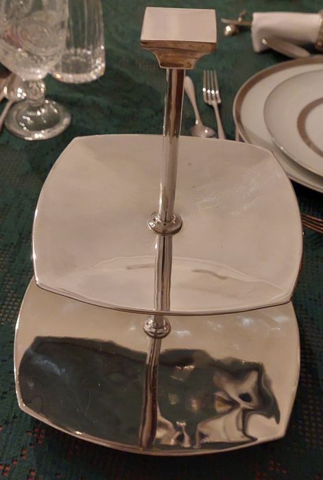 Two-Tier Vertical Cake Stand in Cone Shape64563988515329121