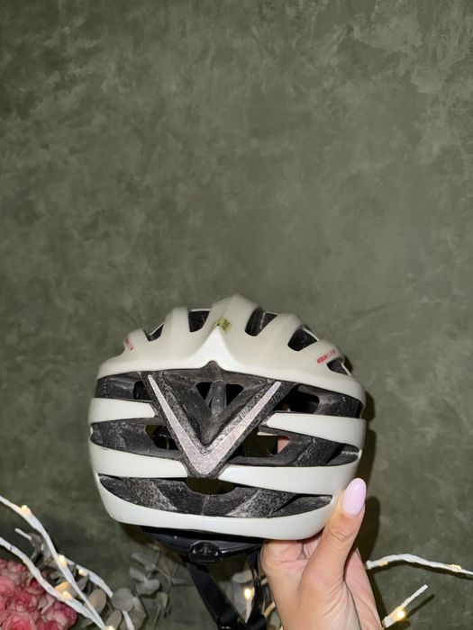 Велошолом Mavic AKSIUM ELITE W/M12