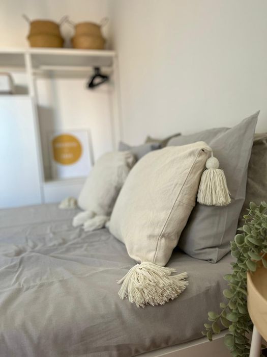 Alugo quarto no serrado