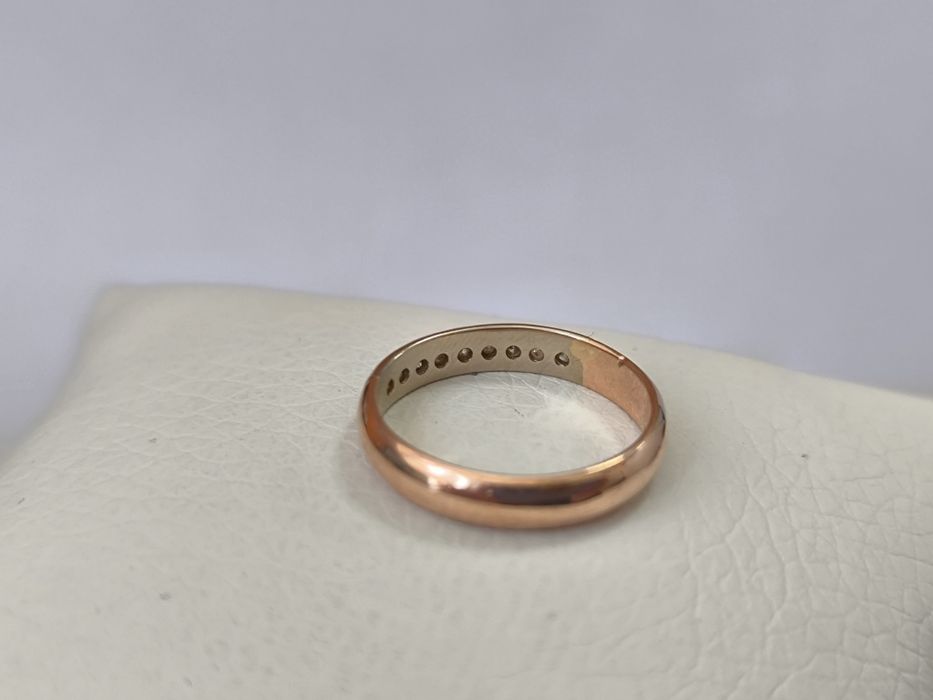 Кольцо золотое с бриллиантами р15.5 (2.03г)