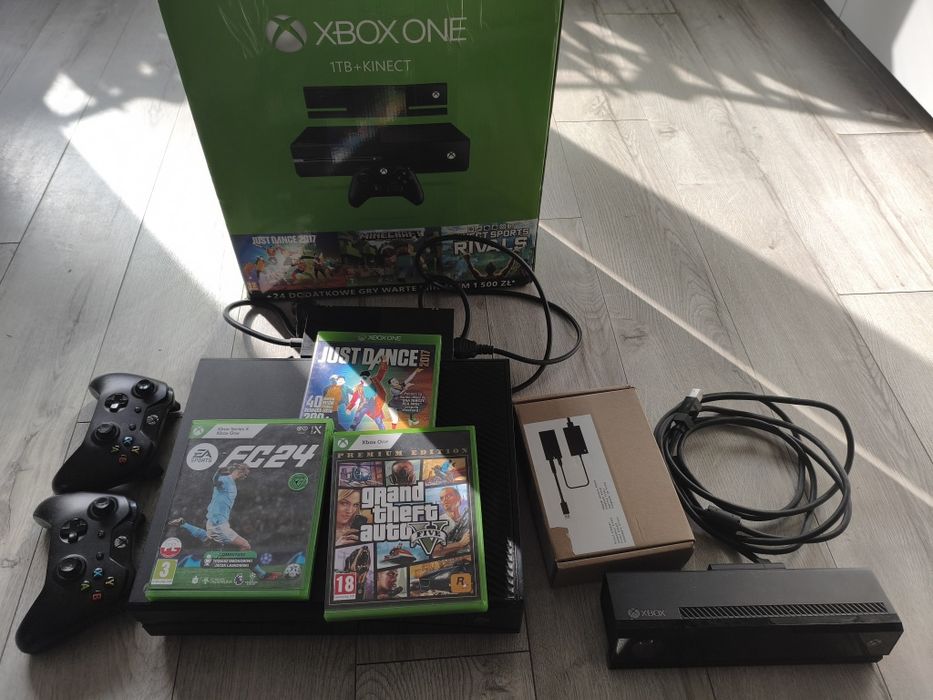 Xbox one 1TB + 2 pady