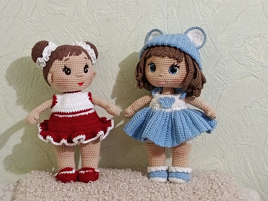 Подарунок.  В'язана лялька. Вязаная куколка. Амигуруми