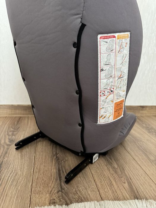 Дитяче автокрісло на  Isofix 9-36