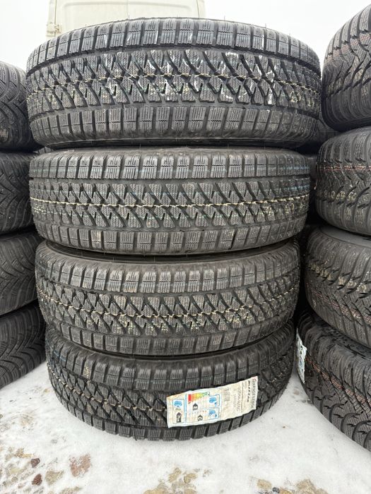 Komplet kół zimowych 5x114,3 Traffic Vivaro 205/65/16C Bridgestone