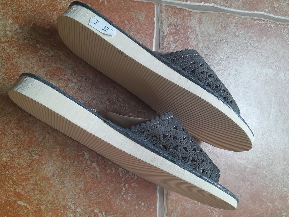 Pantofle, kapcie rozm 37 nowe