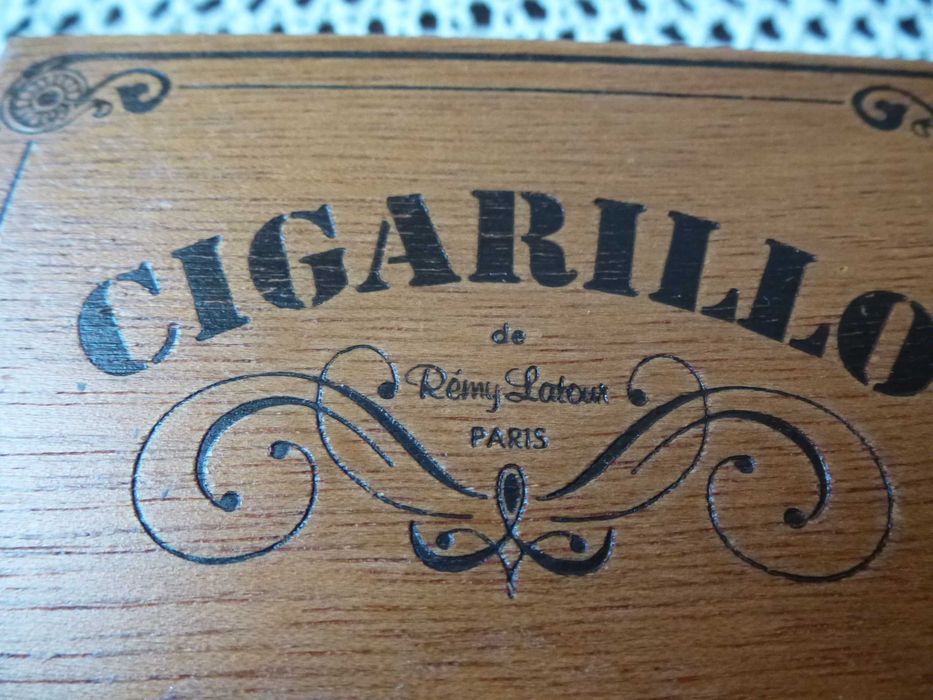 Caixa Cigarillo de Rémy Latour, vazia
