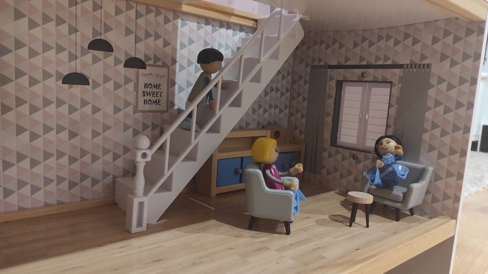 Domek dla lalek z wyposażeniem