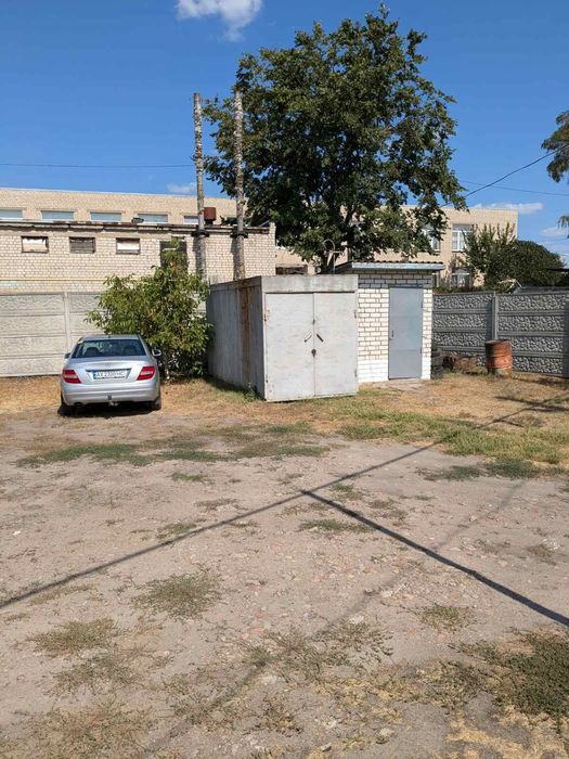 Продам комерційну нерухомість-СТО