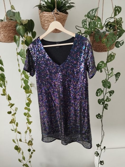 Prosta sukienka z cekinami, lekko trapezowa, ostatki, święta, Sylweste