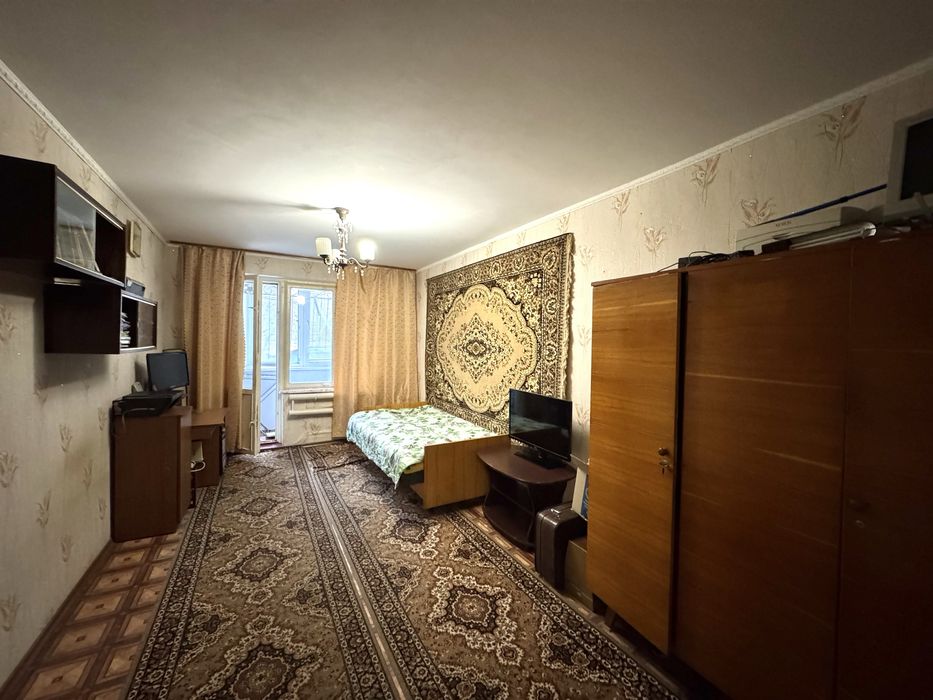 Продажа 1к на Космонавтов с двумя балконами