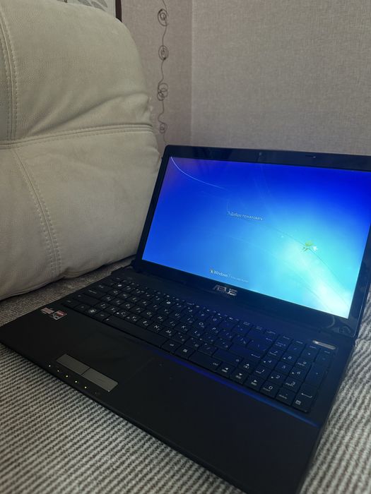 Ноутбук Asus.