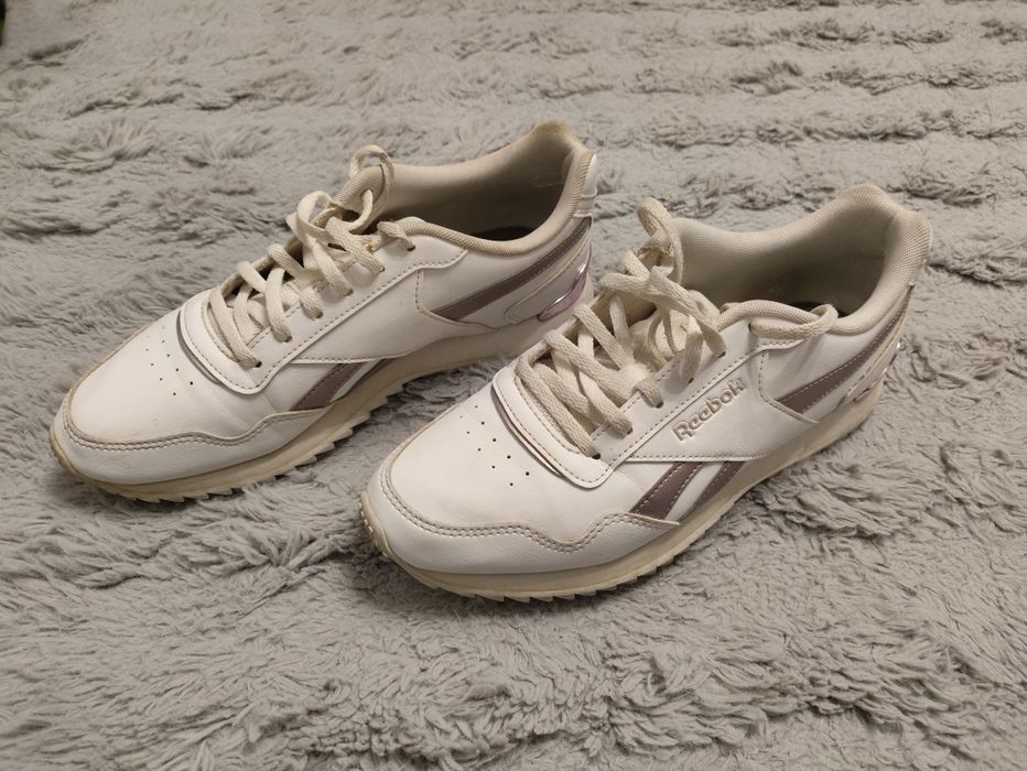 Reebok Royal Sneakers r.40
Reebok royal sneakersy
Reebok royal sneake