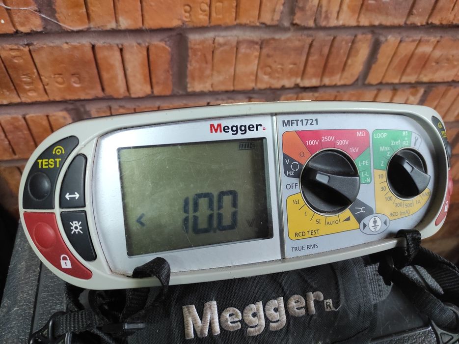 Професійний пристрій Megger MFT1721
