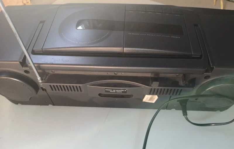 Philips AZ8030 Compact Disc Radio Cassette Recorder