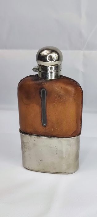 Butelka/piersiówka z pokrowcem