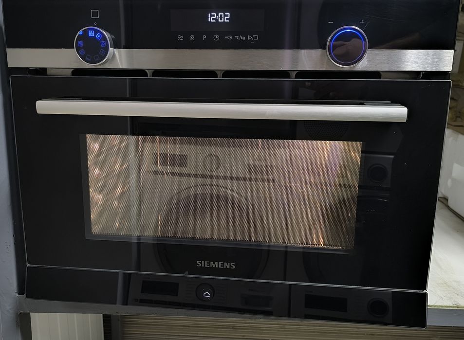 Мікрохвильова піч з пароваркою Siemens CO565AGS0