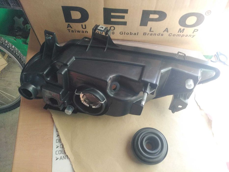 Farol Direito Renault Megane de 1999 Novo