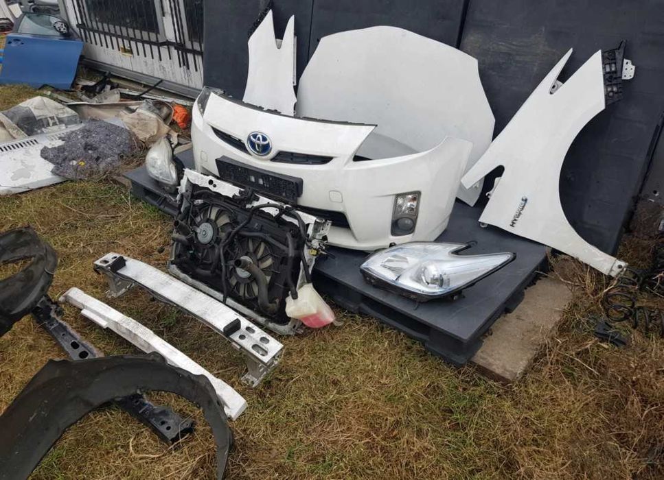 Prius капот бампер фара фонарь дверь двигатель стабилизатор блок крыло