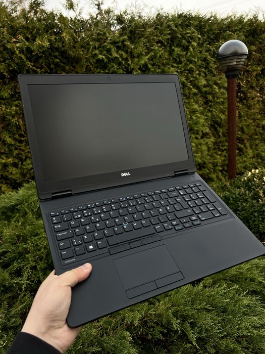 Ноутбук Dell Latitude 5580 / i5 / SSD 256 / 4G LTE / отличная батарея