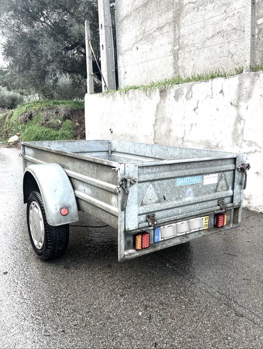 Atrelado com travão de inércia 750kg