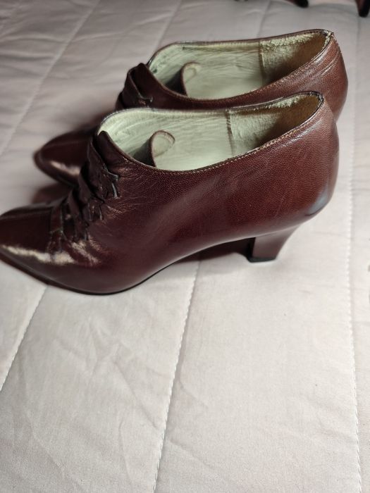 Vendo botins com apenas umas horas de uso