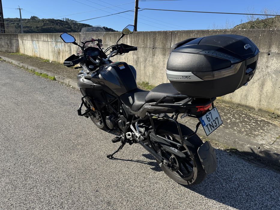 Benelli TRK 502.