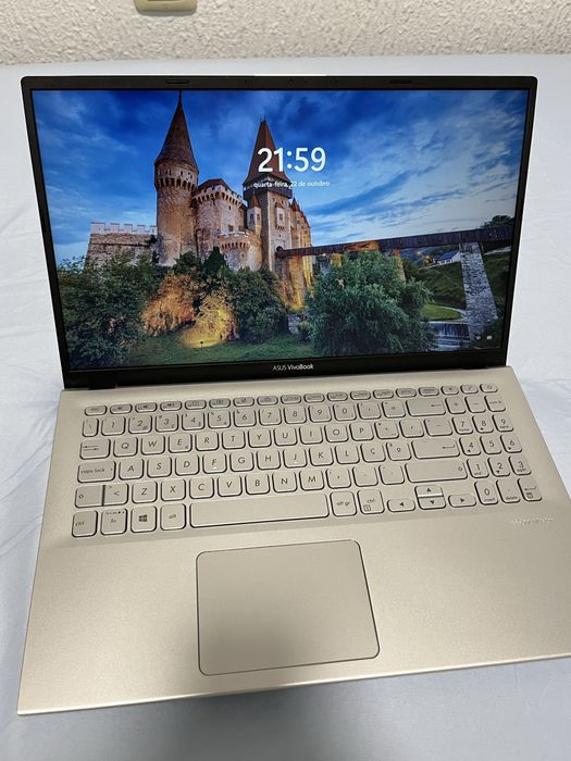 Asus VivoBook 15 F512