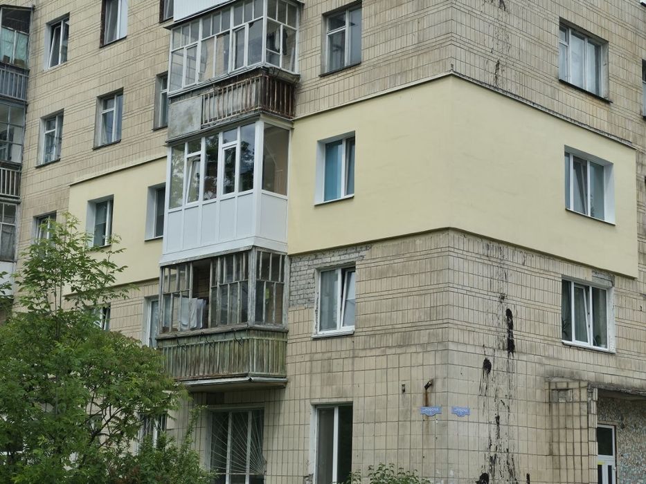 Продається трикімнатна квартира