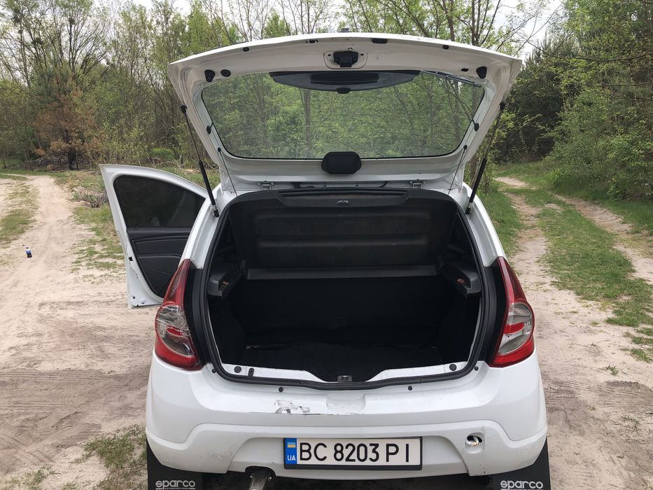 Продам Dacia Sandero 1.2 2011 рік