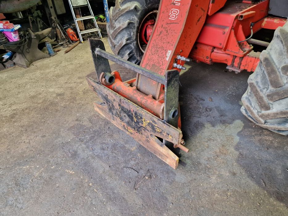 Навантажувач manitu погрузчик manitu