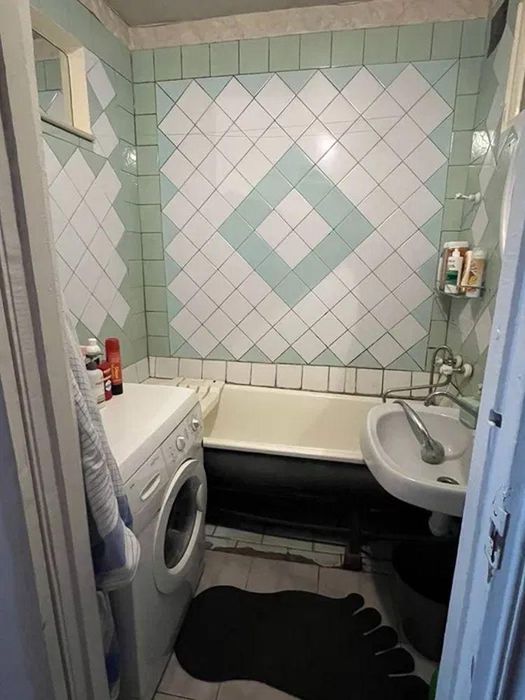 Продам 3-комн квартиру в районе Каруны ул.