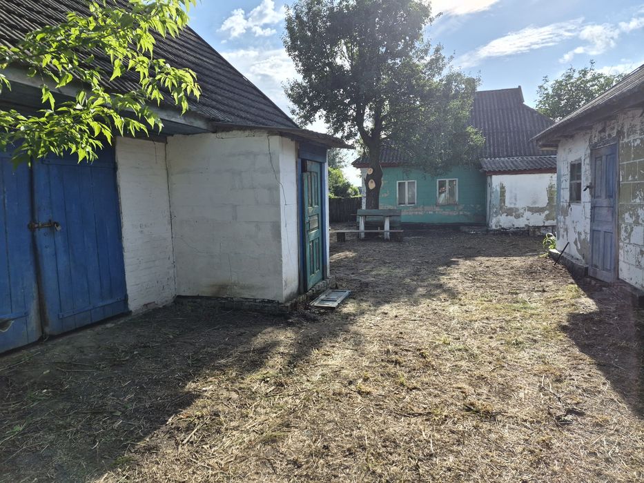 Продам будинок в тихому селі