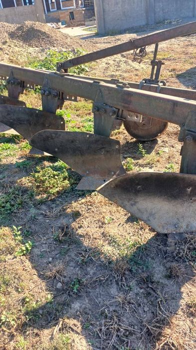 Плуг 5 корпусний