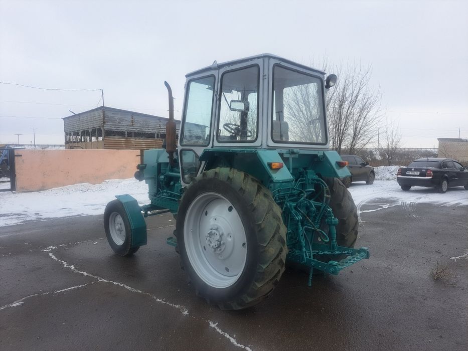 Трактор ЮМЗ-6 в полі не був