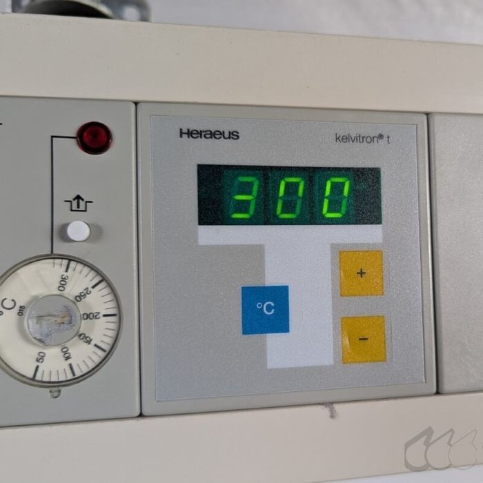 Suszarka laboratoryjna heraeus UT 6760