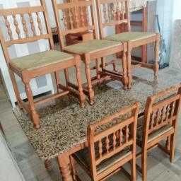 Mesa com Pedra em Granito com Cadeiras