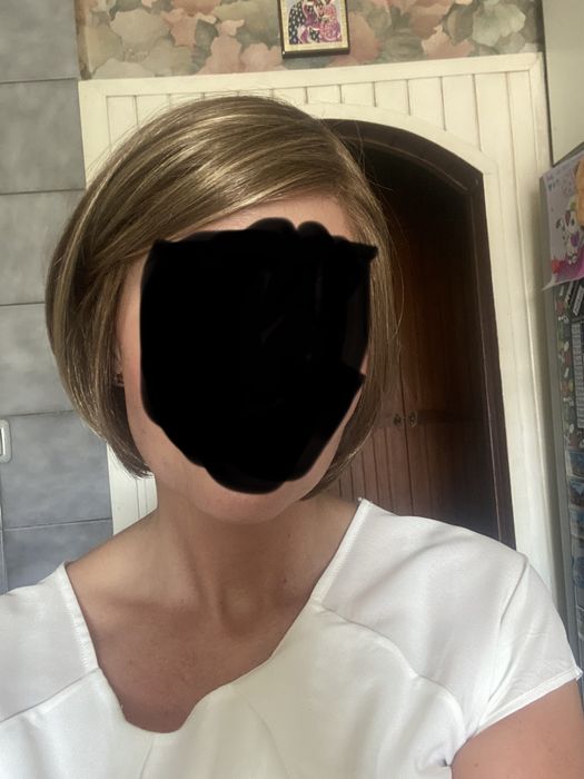 Peruka ze sztucznych włosów