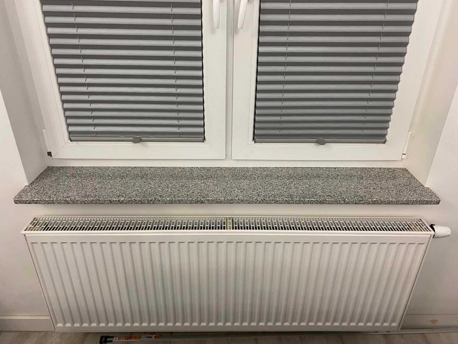Grzejnik płytowy stalowy 140x50x10 głowica - termostat w komplecie