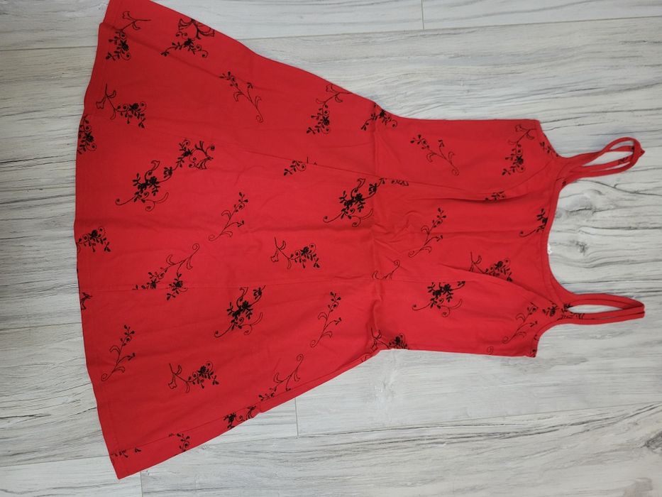 sukienka rozmiar 152