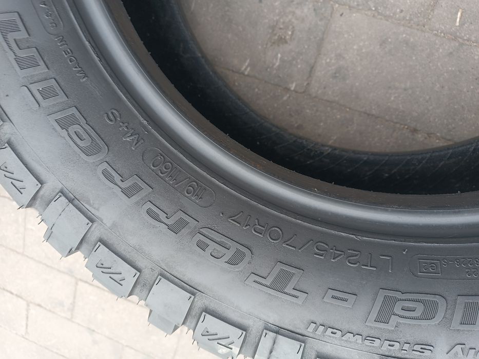 245/70R17 BFGOODRICH Mud-Terrain T/A