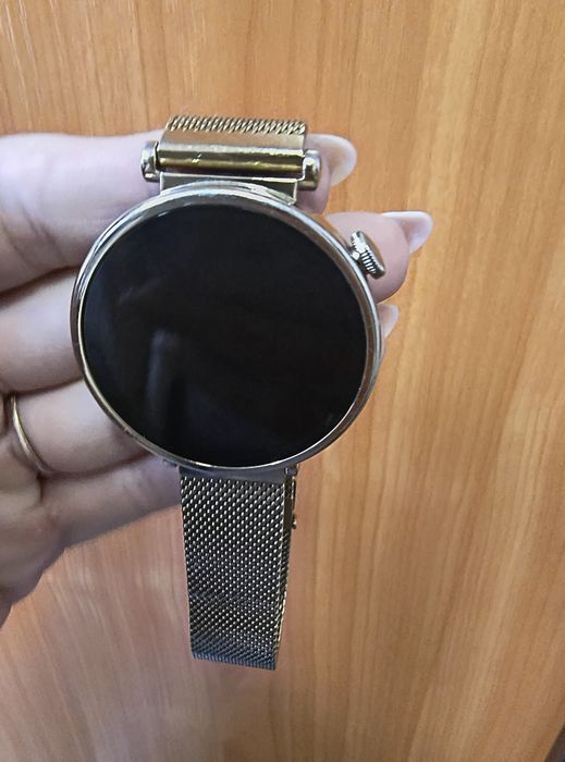 Smartwatch Huawei GT 4 gold złoty elegant