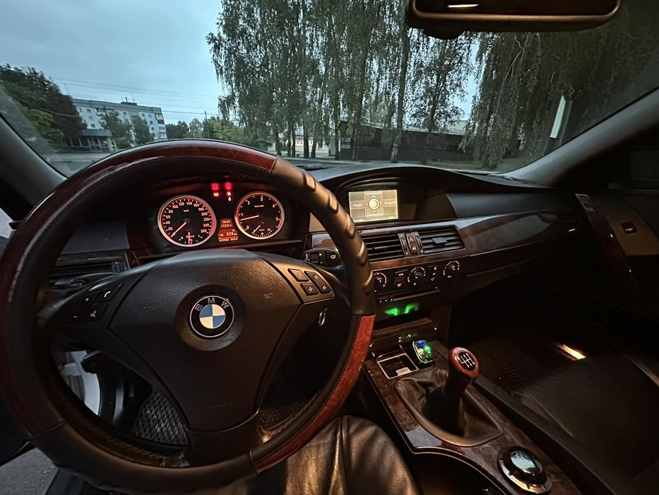 Продам BMW e60 525