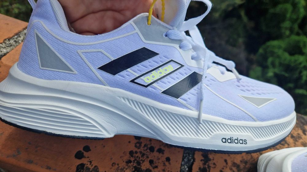 Кросівки Adidas білі нові: 1 800 грн. - Другие кроссовки Киев на Olx
