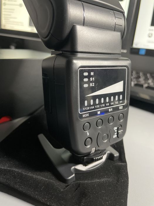 PHOTOOLEX Speedlite Flash