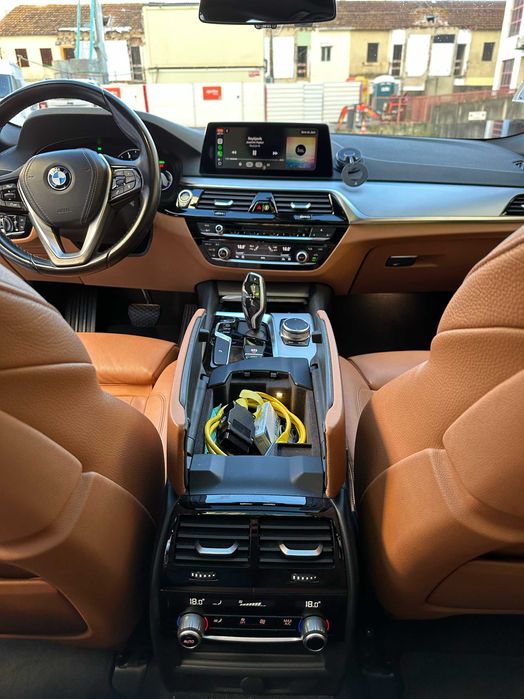 BMW 525 d Line Luxury Auto | Apple Carplay | Interior em Pele Cognac